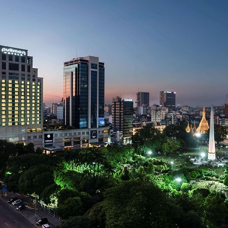 Pullman Yangon Centrepoint Hotel Kültér fotó
