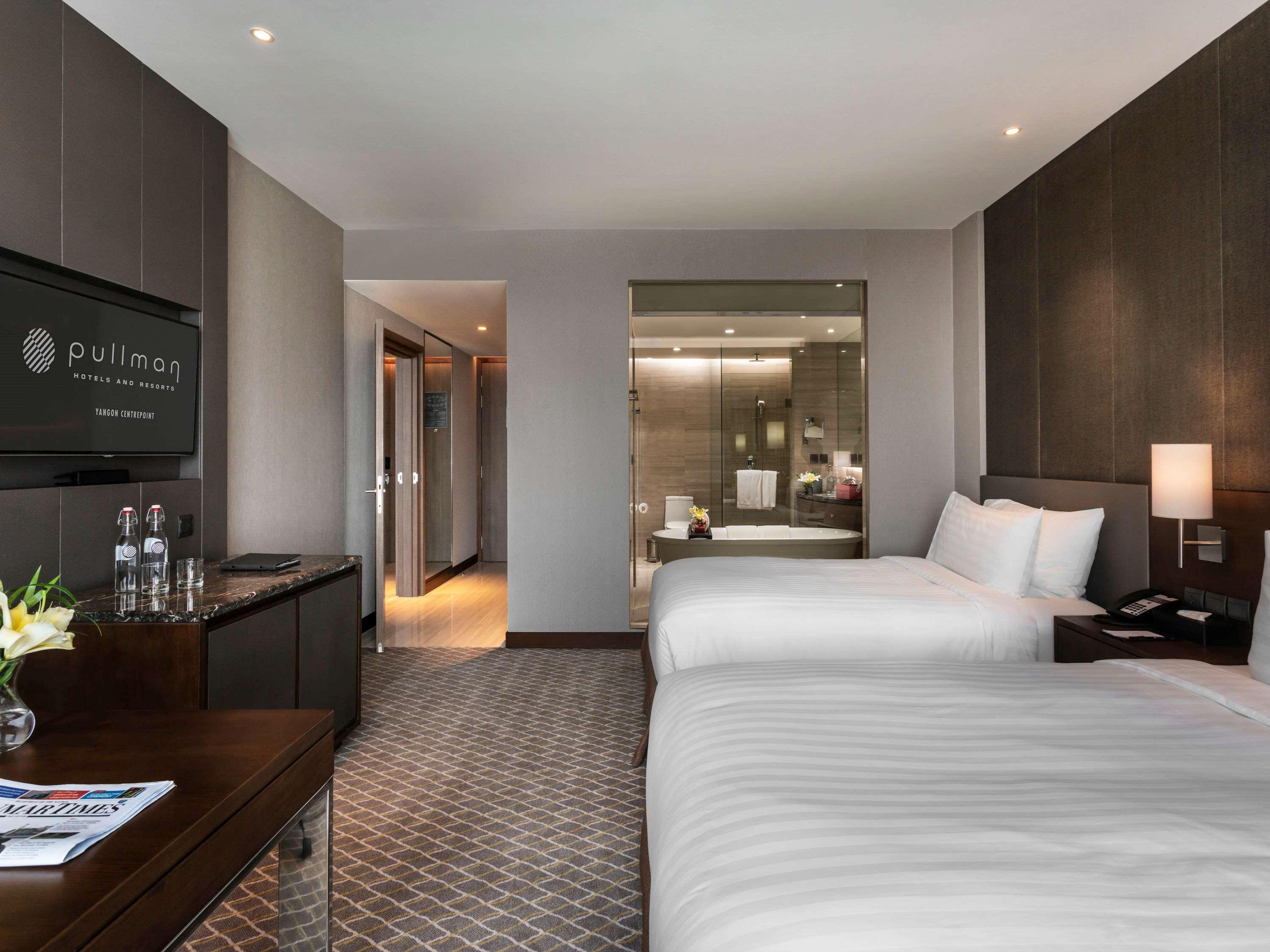 Pullman Yangon Centrepoint Hotel Kültér fotó