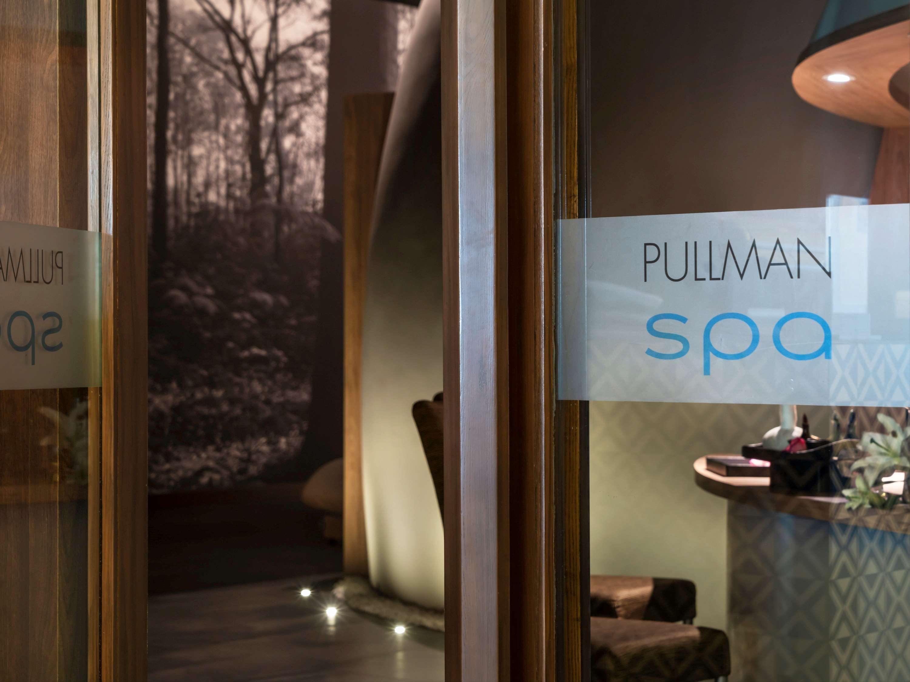 Pullman Yangon Centrepoint Hotel Kültér fotó