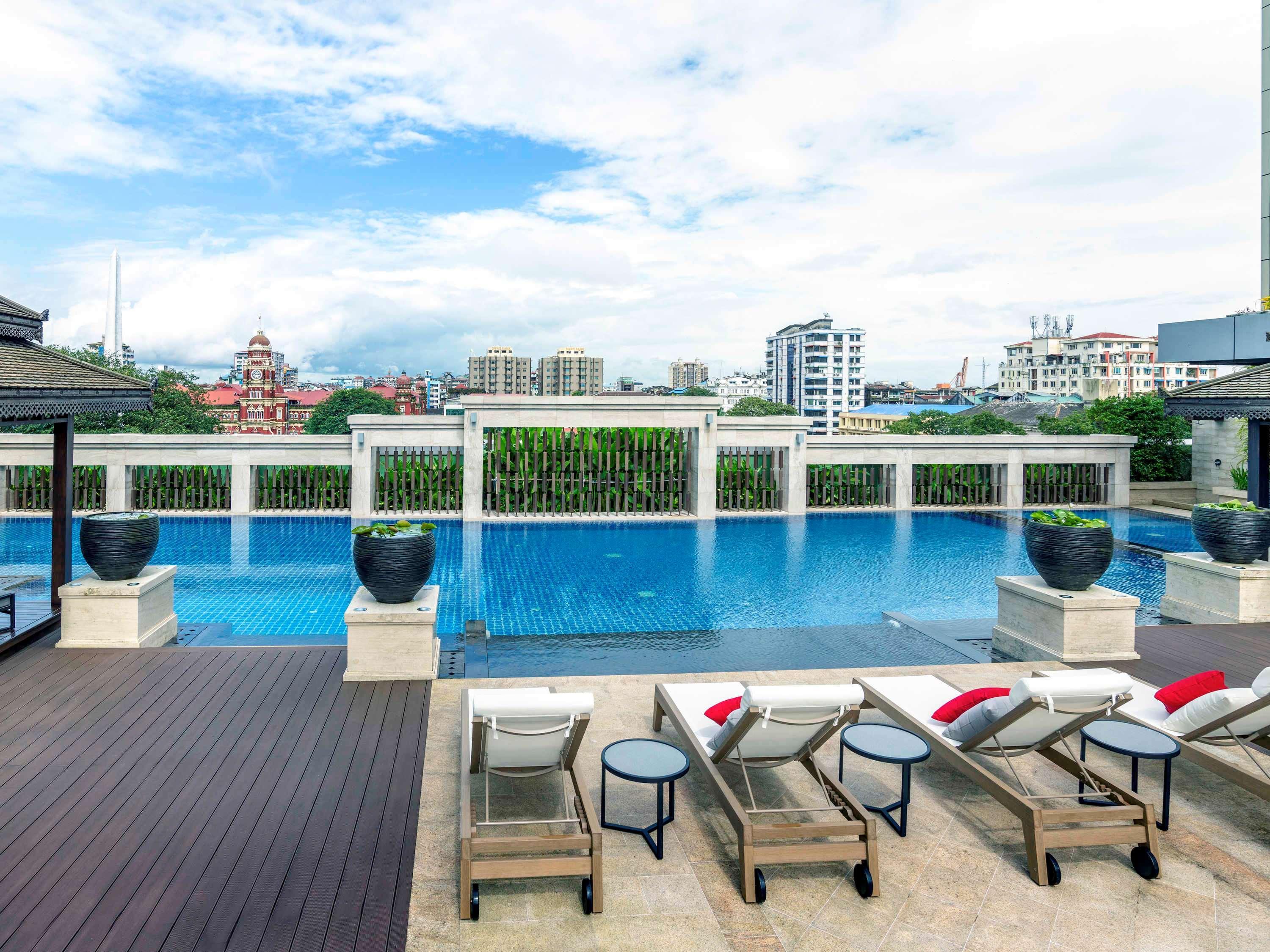 Pullman Yangon Centrepoint Hotel Kültér fotó