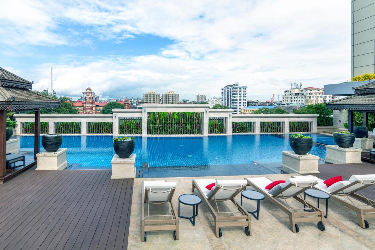 Pullman Yangon Centrepoint Hotel Kültér fotó