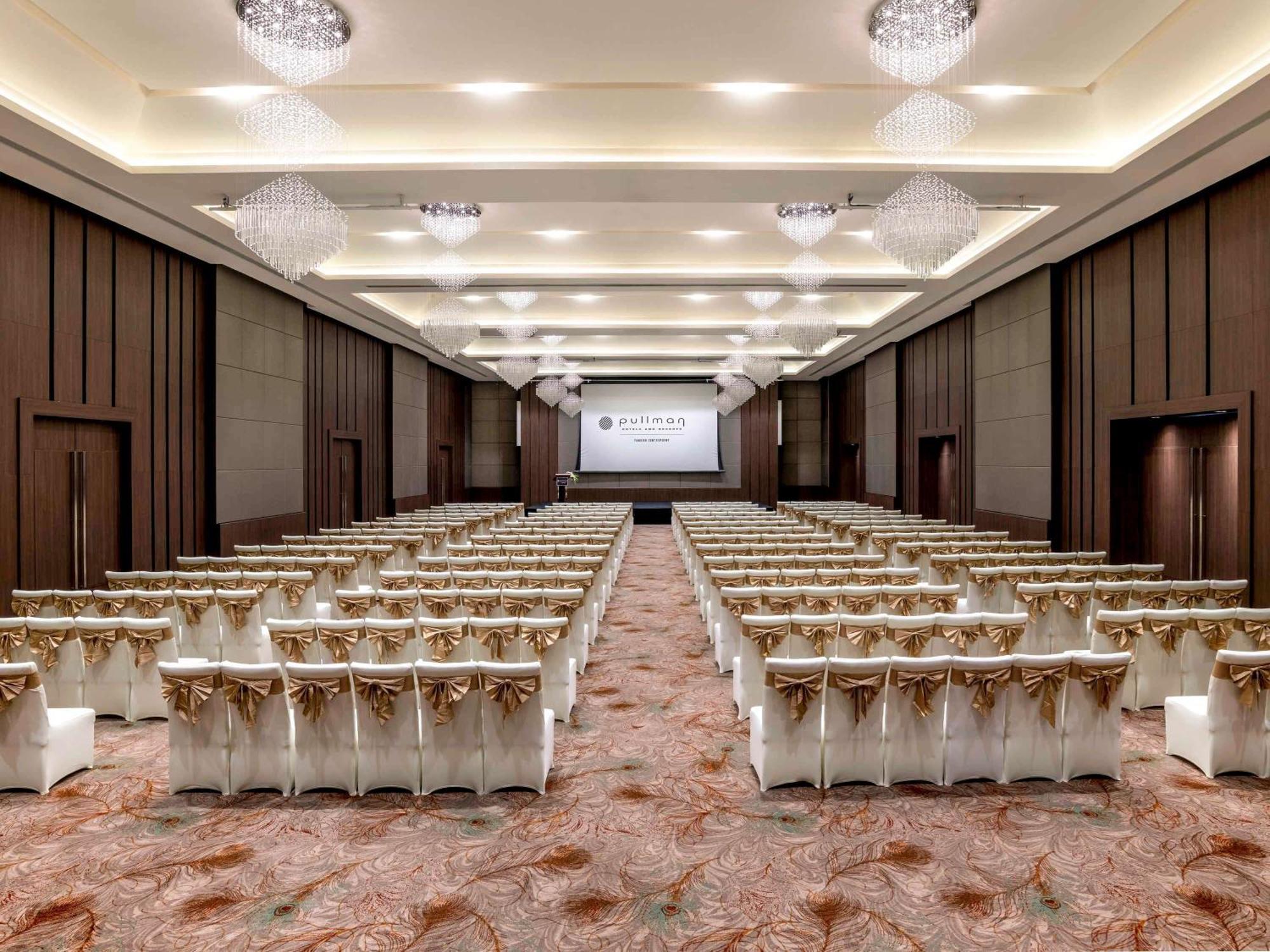 Pullman Yangon Centrepoint Hotel Kültér fotó